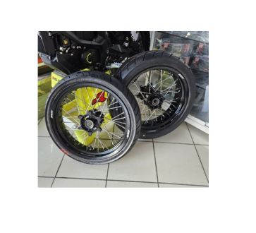 KKE Supermoto Felgen mit Reifen Radsatz KTM, Husqvarna, GasGas Schwarz 17x3,5 / 17x 5,0